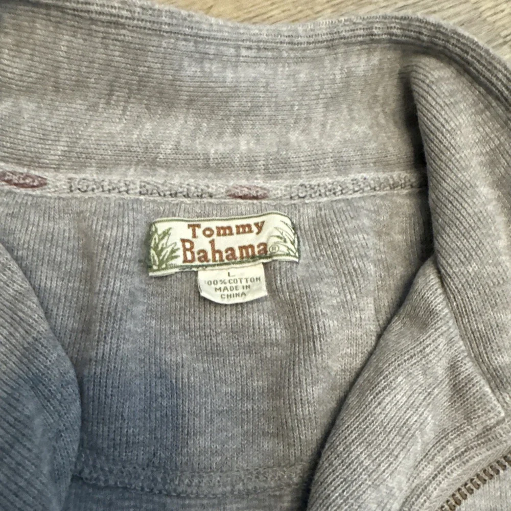 Tommy Bahama Unisex Size Large 1/4 Zip Gray Collard Sweatshirt Palm Tree - Picture 3 of 6